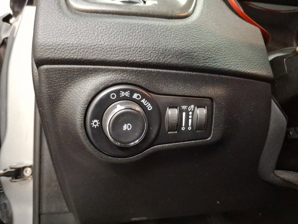 Used 2019 Jeep Compass Trailhawk image 20