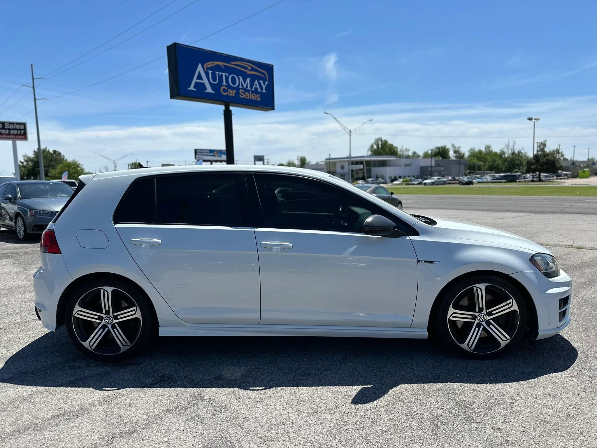 Used 2016 Volkswagen Golf R 4-Door AWD/4WD image 5