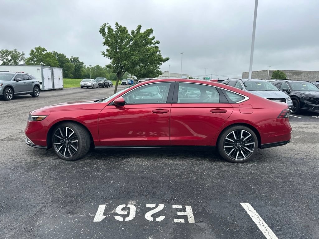 Used 2025 Honda Accord Touring image 9