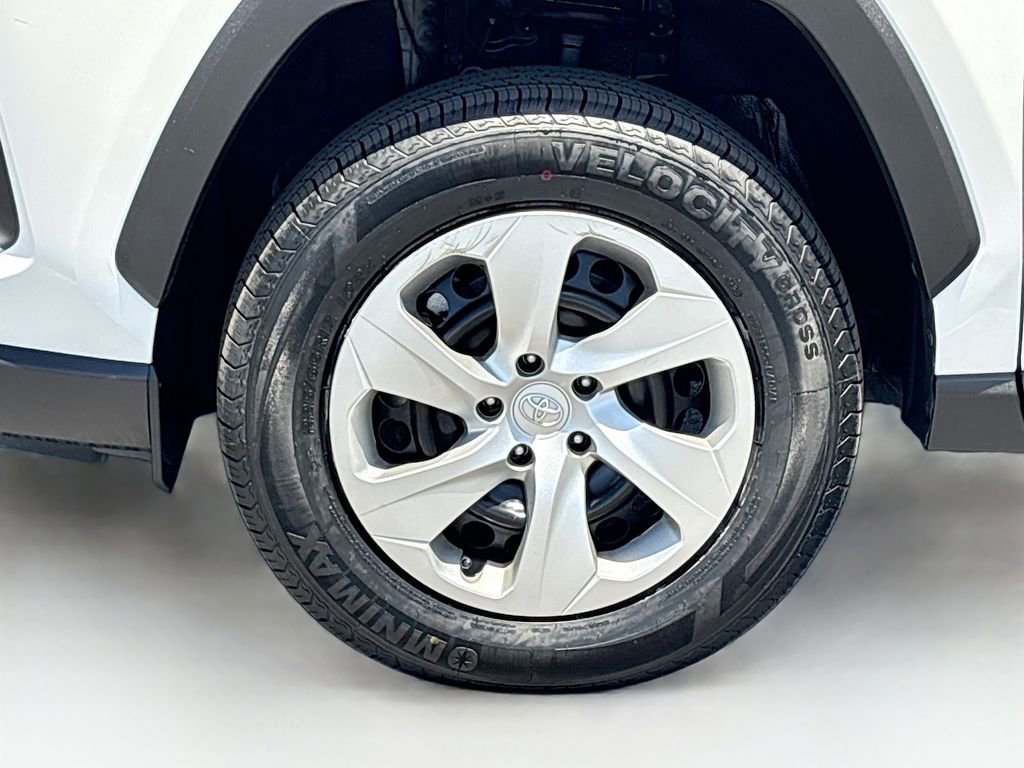 Used 2022 Toyota RAV4 LE FWD image 29