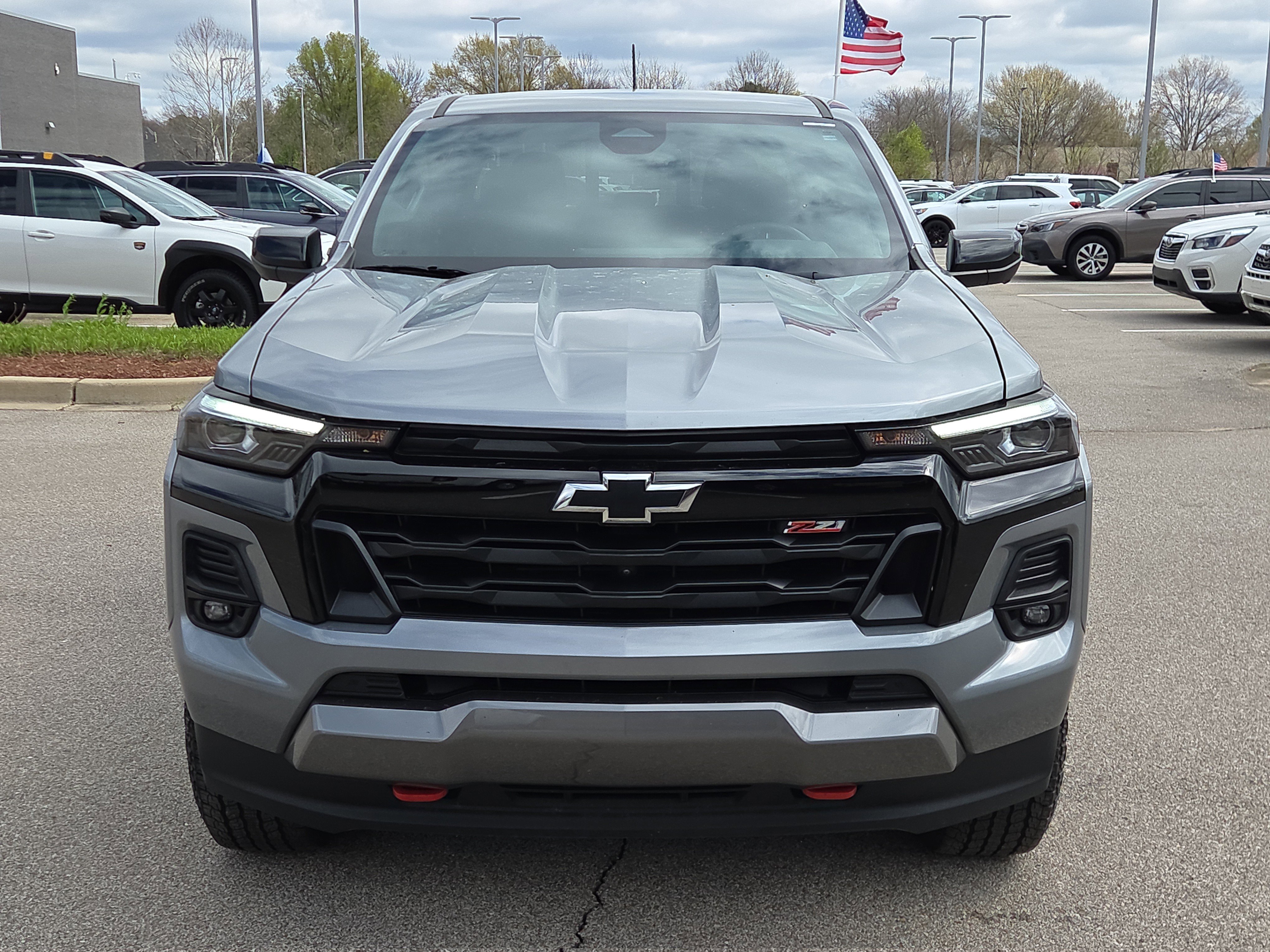 Used 2024 Chevrolet Colorado Z71 w/ Z71 Convenience Package 2 AWD/4WD image 8