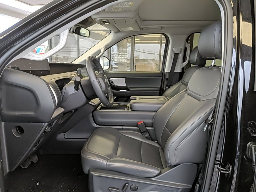 Certified 2025 Ford Expedition Active image 16