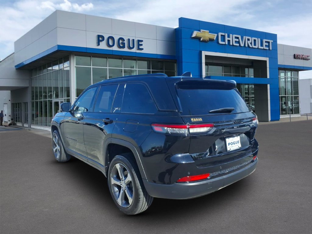 Used 2025 Jeep Grand Cherokee Limited w/ Black Appearance Package AWD/4WD image 3