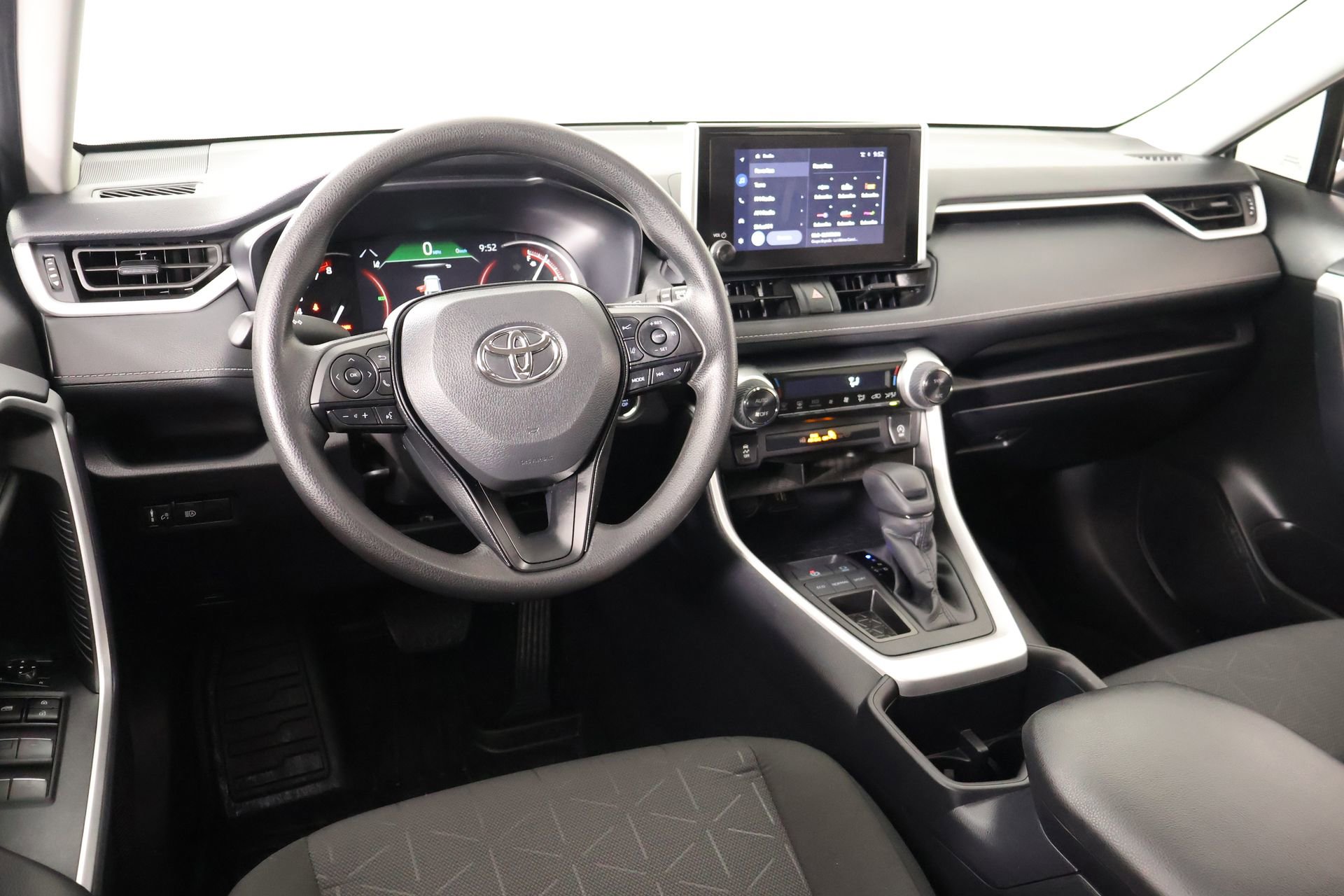 Used 2025 Toyota RAV4 XLE image 2