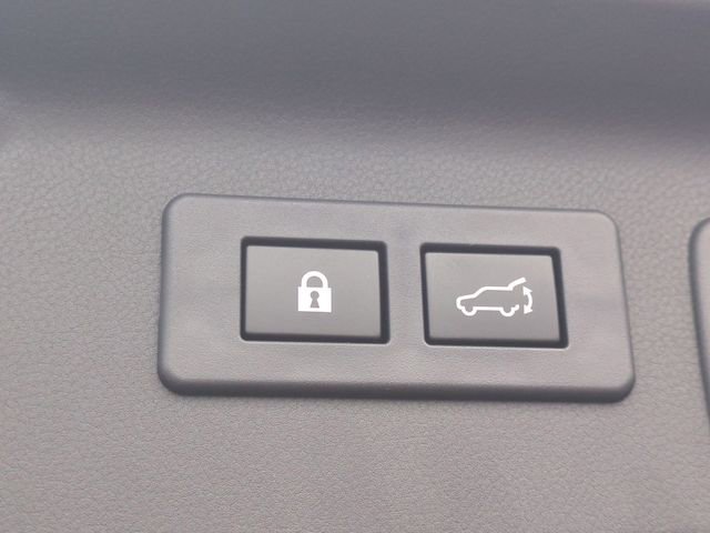 Used 2025 Subaru Forester Premium image 35