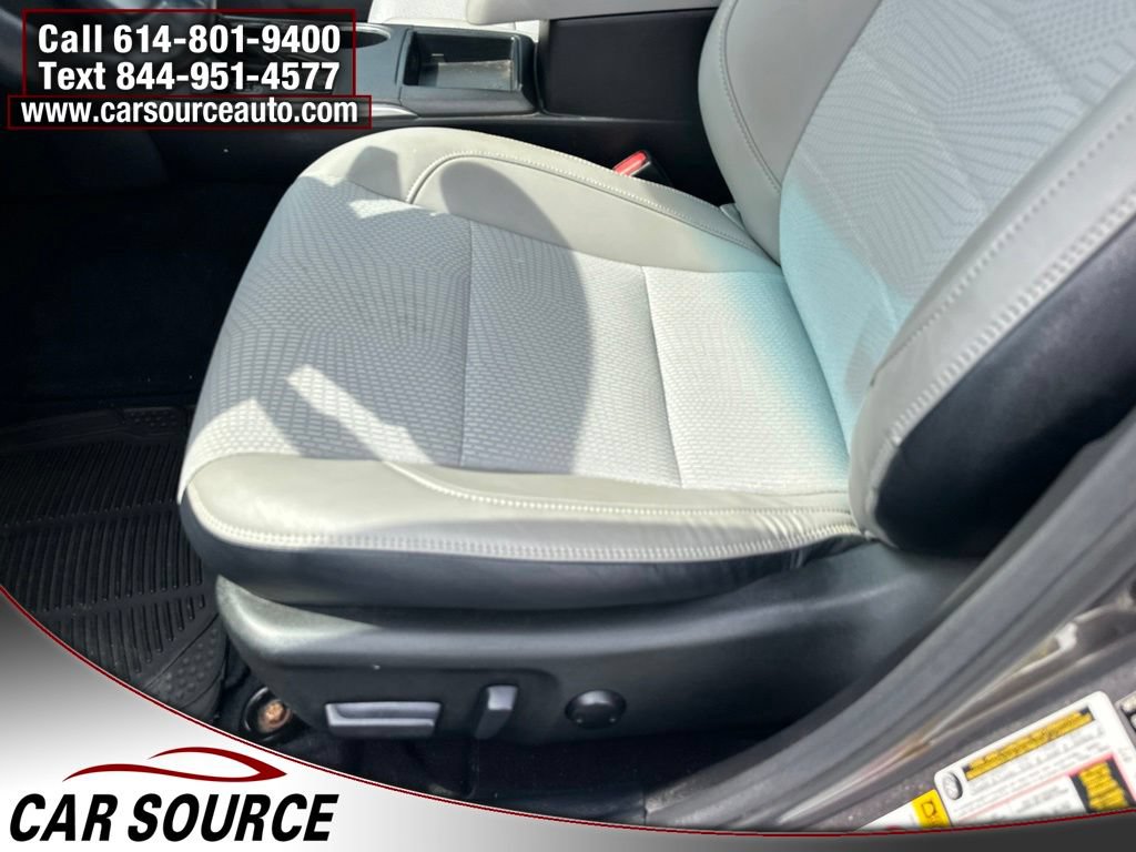 Used 2016 Toyota Camry SE FWD image 12