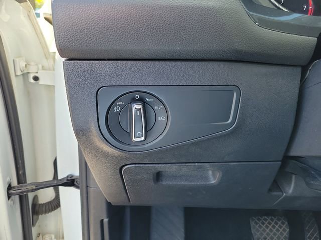 Used 2018 Volkswagen Tiguan SEL FWD image 14