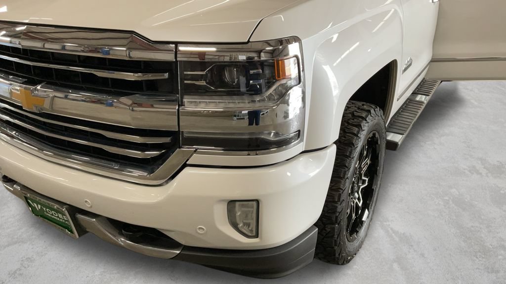 Used 2018 Chevrolet Silverado 1500 High Country AWD/4WD image 46