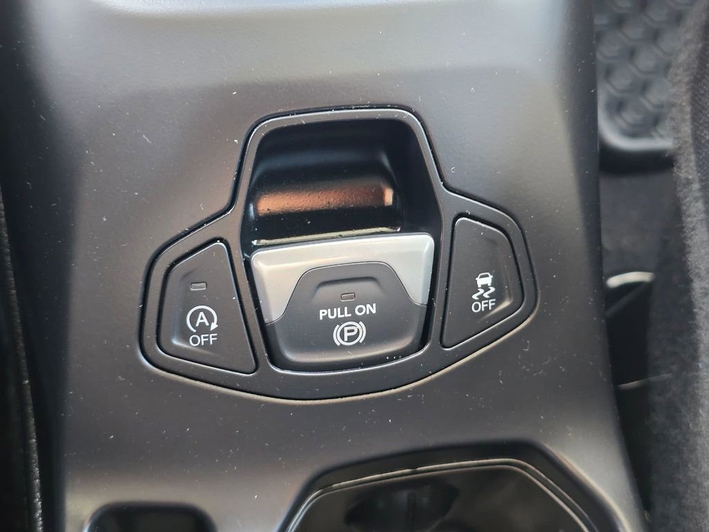 Used 2023 Jeep Renegade Latitude w/ Sun/Sound Group AWD/4WD image 29
