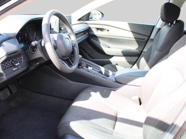 Used 2024 Honda Accord EX image 9