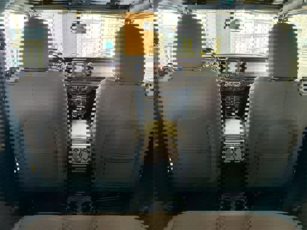 Used 2020 Jeep Wrangler Sport image 19