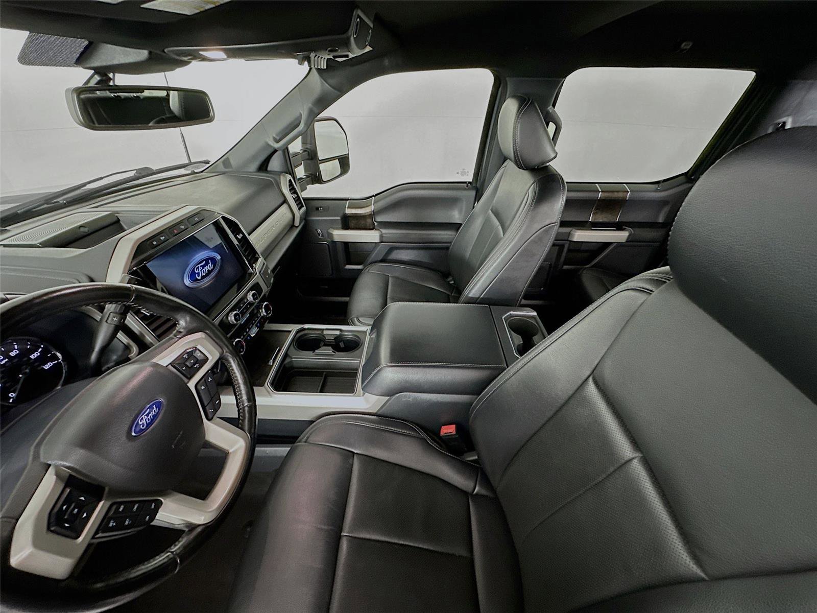 Used 2022 Ford F250 Lariat w/ Black Appearance Package image 5