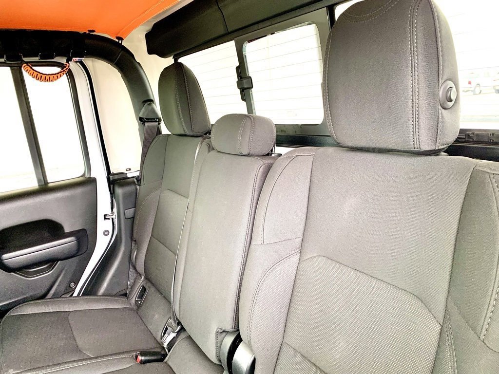 Used 2023 Jeep Gladiator Willys image 15