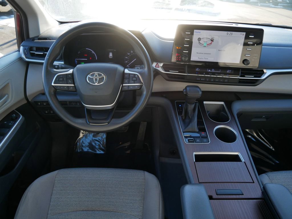 Certified 2021 Toyota Sienna LE image 12