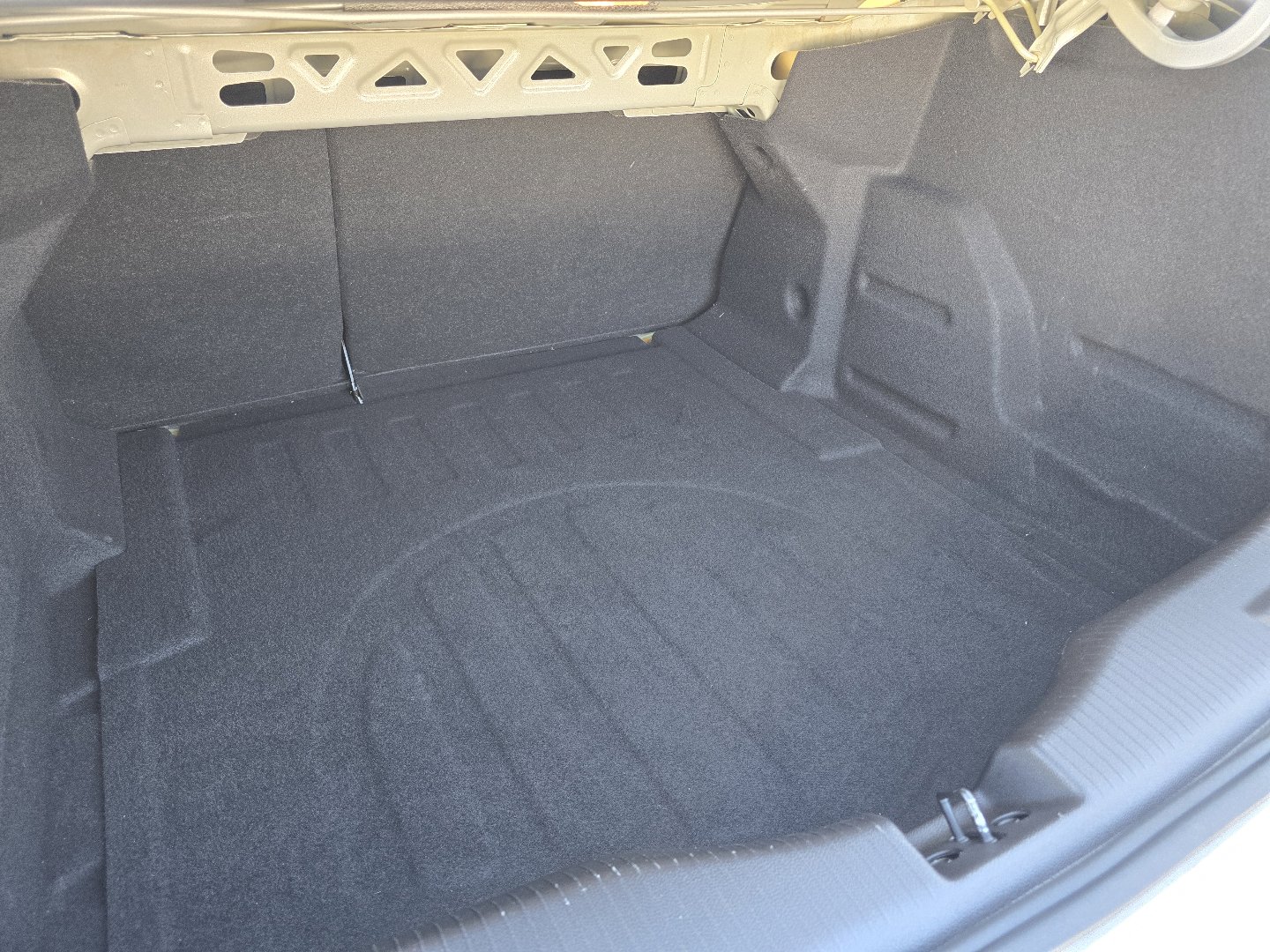 Used 2017 Chevrolet Cruze LT w/ Convenience Package image 23