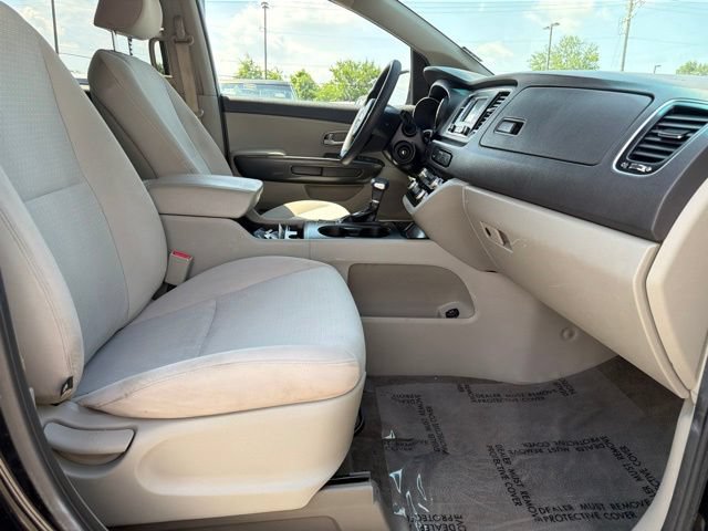 Used 2018 Kia Sedona LX FWD image 27
