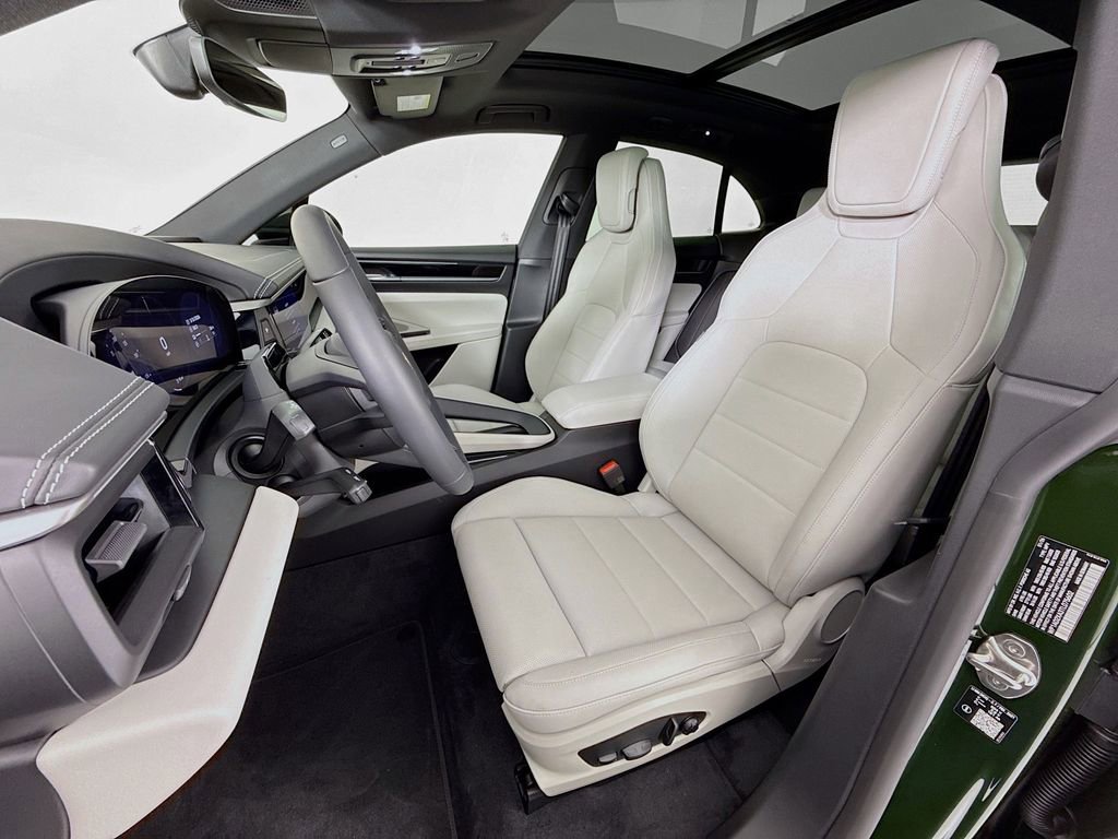 New 2026 Porsche Macan Electric image 5