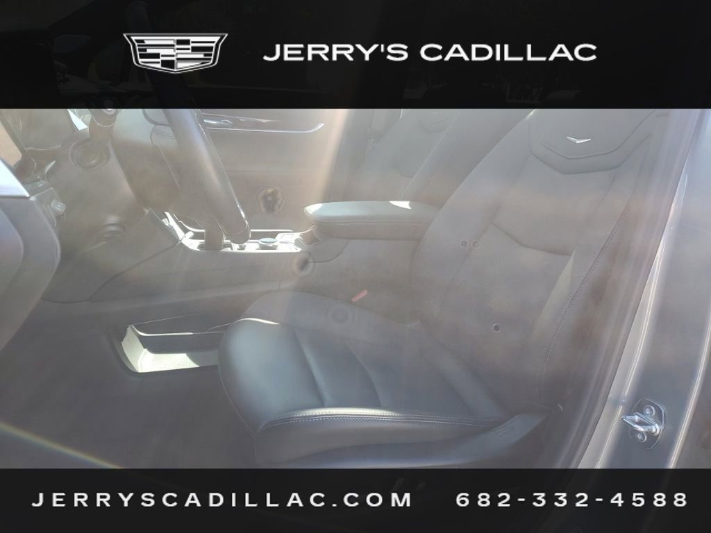 Used 2023 Cadillac XT6 Premium Luxury w/ Technology Package image 6