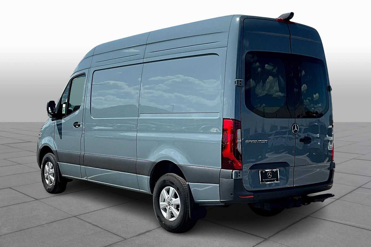 Used 2025 Mercedes-Benz Sprinter 2500 image 6