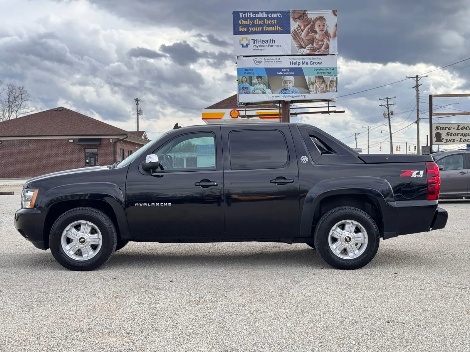Used 2013 Chevrolet Avalanche LT AWD/4WD image 12