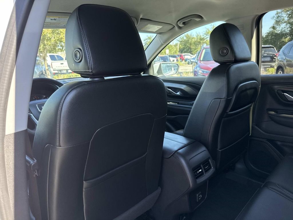 Used 2024 GMC Terrain SLT image 14