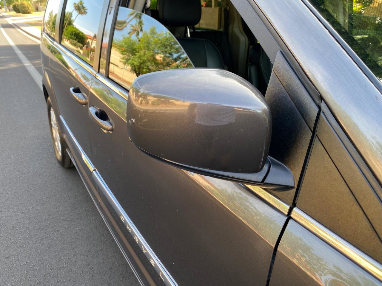 Used 2016 Chrysler Town & Country Touring FWD image 21