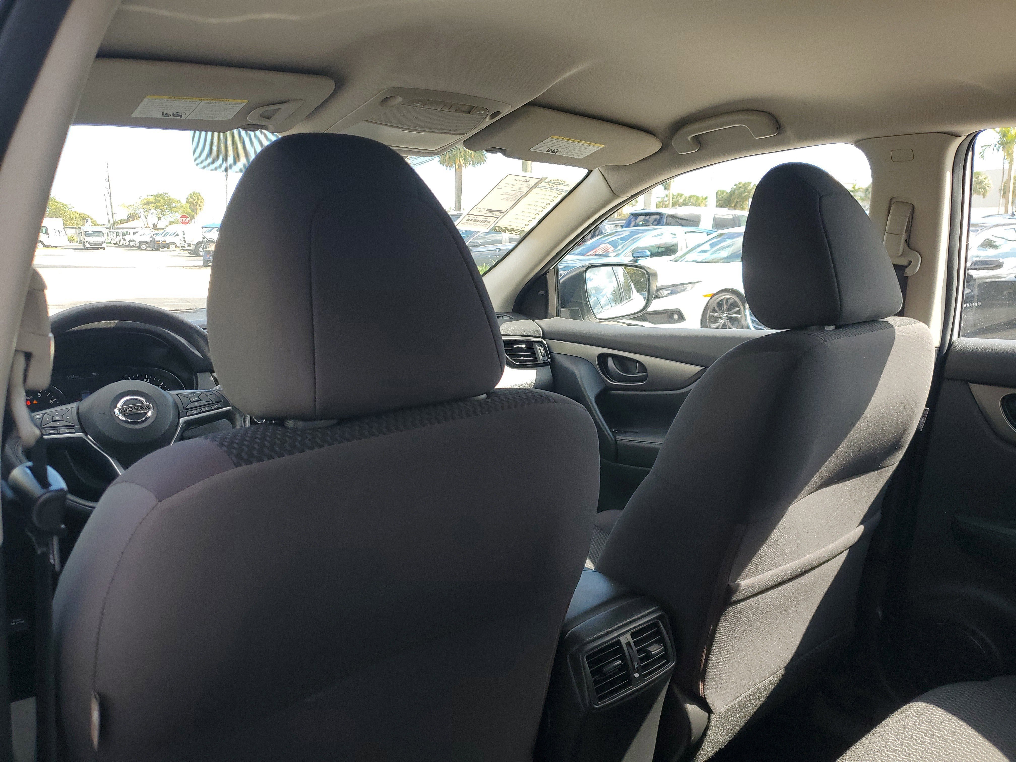 Used 2020 Nissan Rogue Sport S image 15