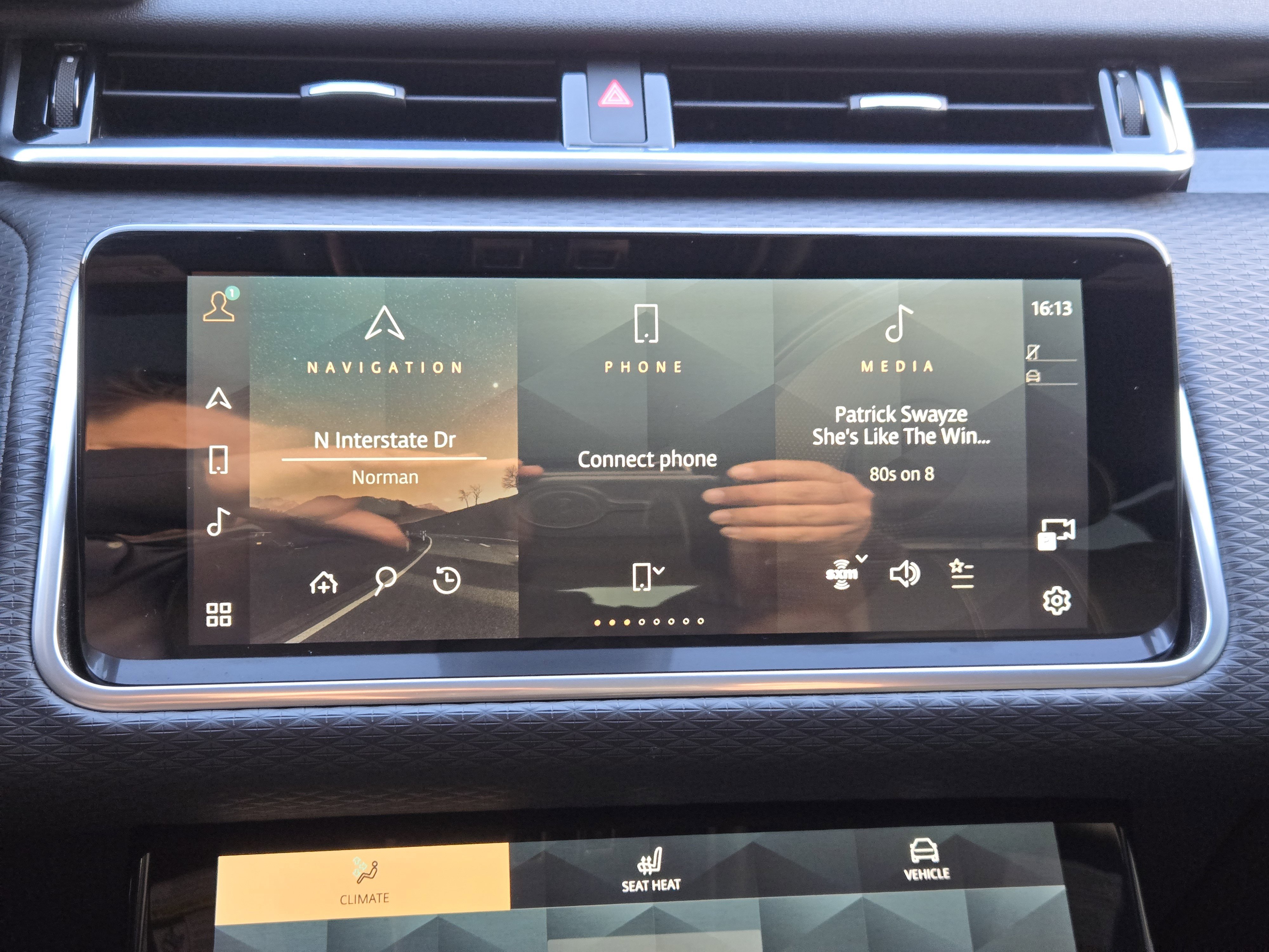 Used 2023 Land Rover Range Rover Velar R-Dynamic S image 20