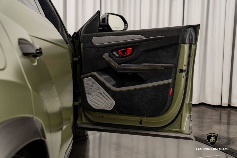 Used 2024 Lamborghini Urus Performante image 54