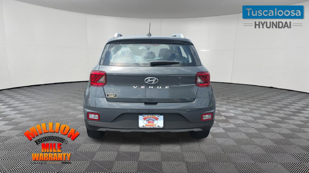 Used 2023 Hyundai Venue SEL FWD image 7