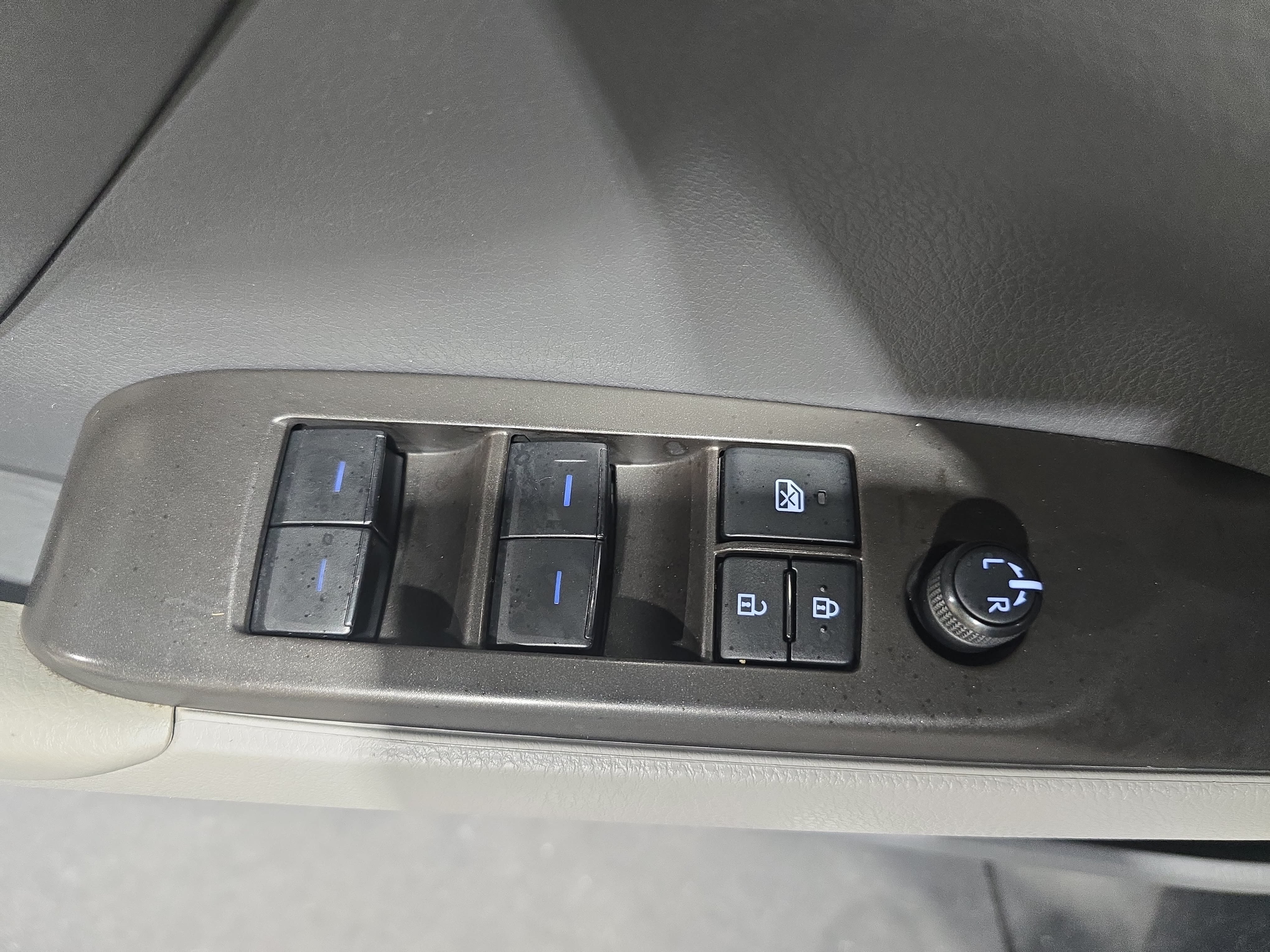 Used 2022 Toyota Camry LE FWD image 26