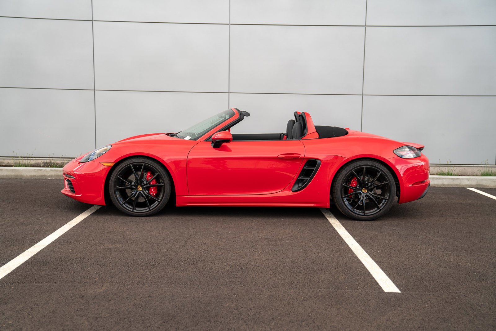 New 2025 Porsche 718 Boxster S image 2