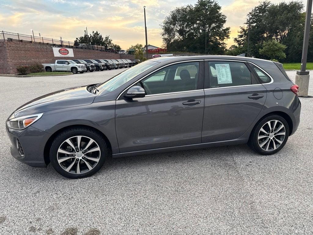 Used 2018 Hyundai Elantra GT w/ Style Package 02 FWD image 9