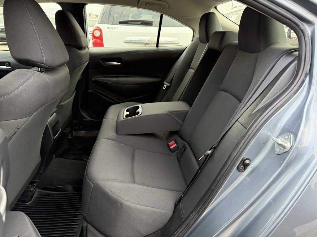 Used 2021 Toyota Corolla LE image 32