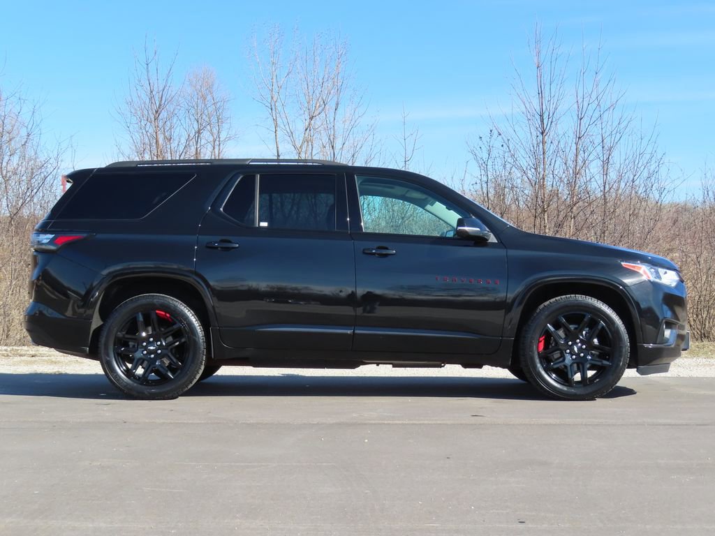Used 2021 Chevrolet Traverse Premier w/ Redline Edition image 2