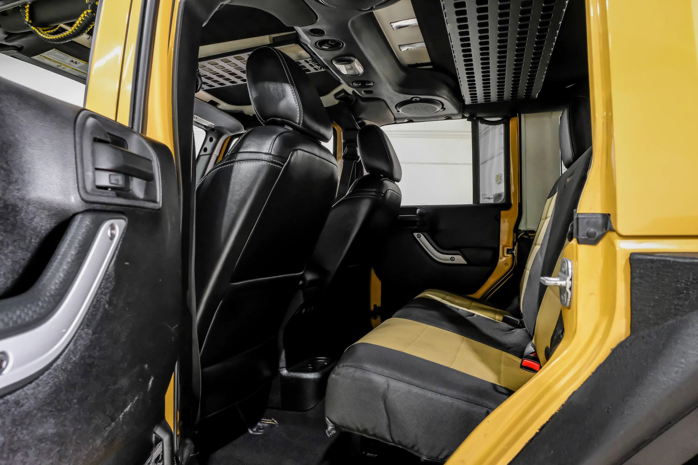 Used 2014 Jeep Wrangler Unlimited Rubicon image 40