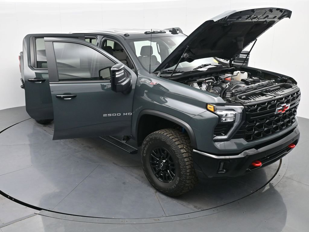 Used 2025 Chevrolet Silverado 2500 ZR2 w/ Technology Package image 38