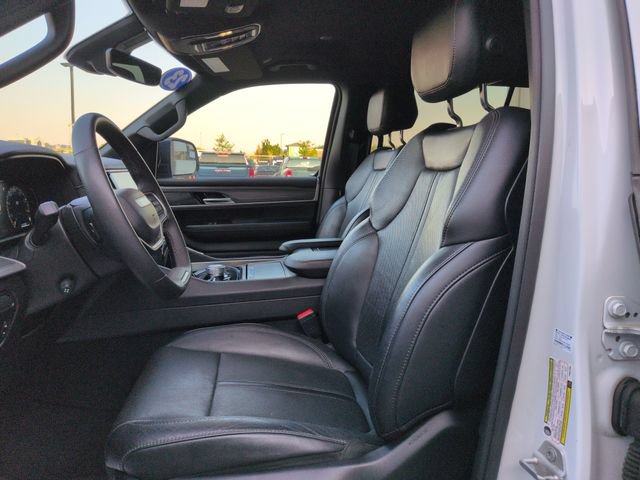 Used 2023 Jeep Wagoneer Series II AWD/4WD image 23