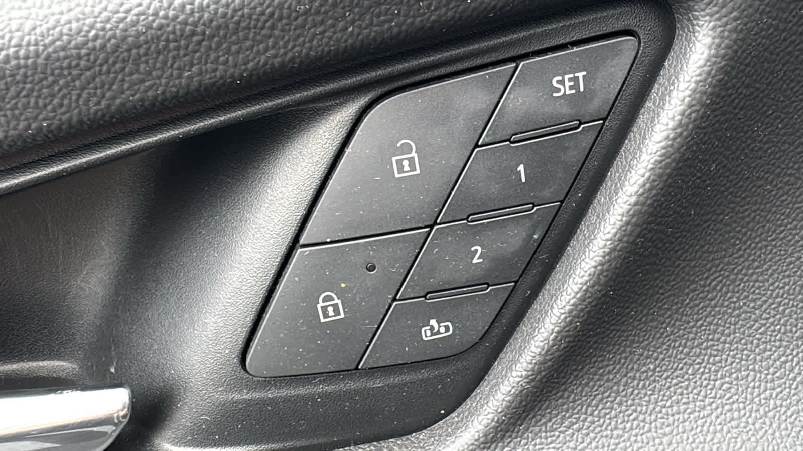 Certified 2025 Chevrolet Equinox ACTIV w/ Convenience Package III AWD/4WD image 10