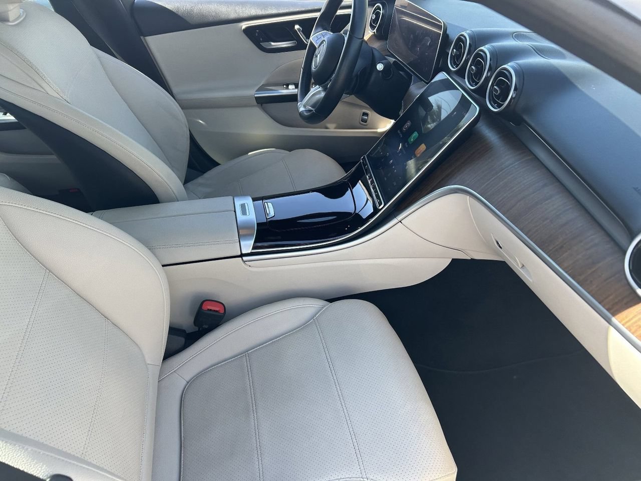 Used 2025 Mercedes-Benz C 300 4MATIC Sedan image 16