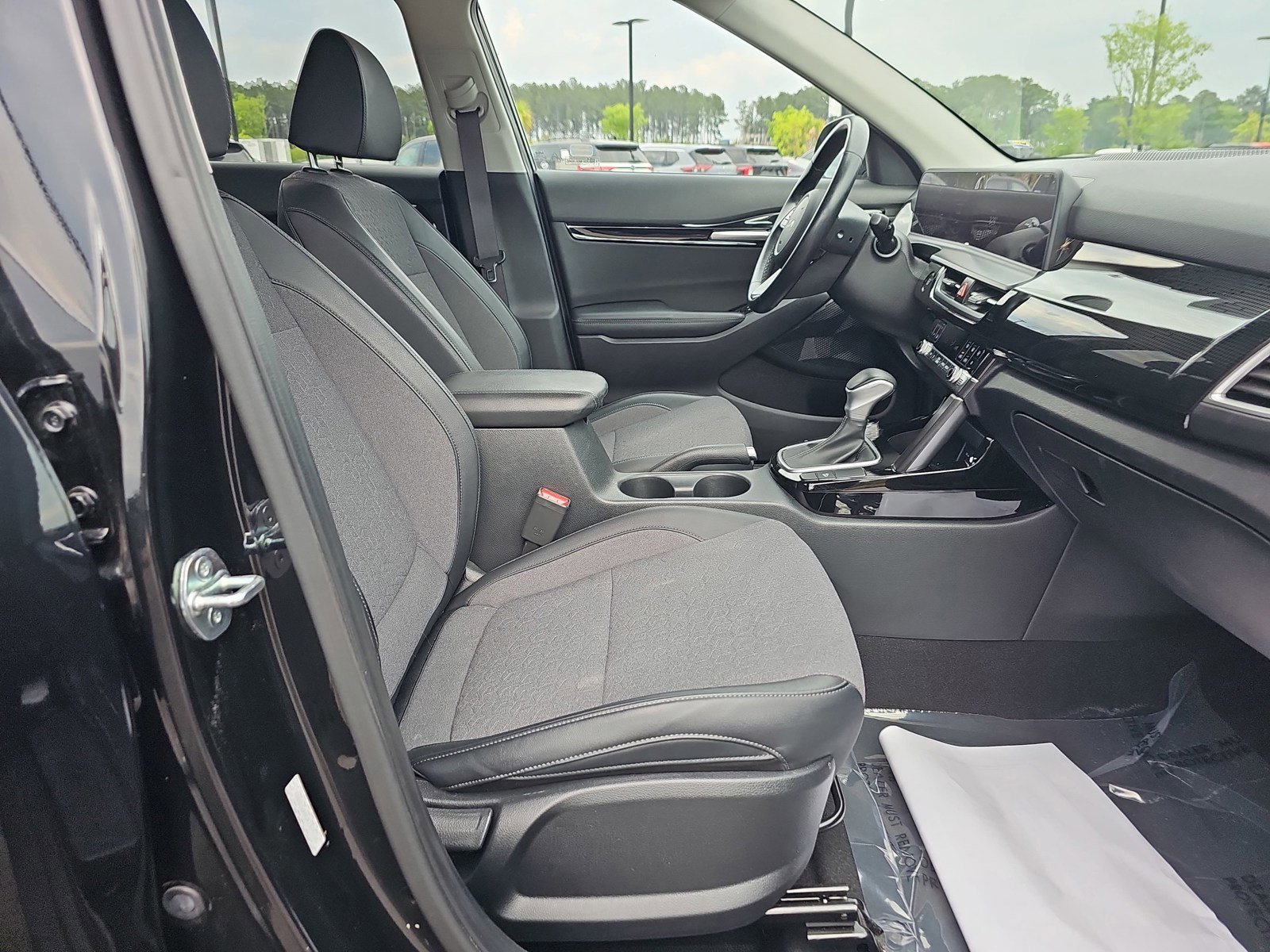 Used 2024 Kia Seltos S FWD image 11
