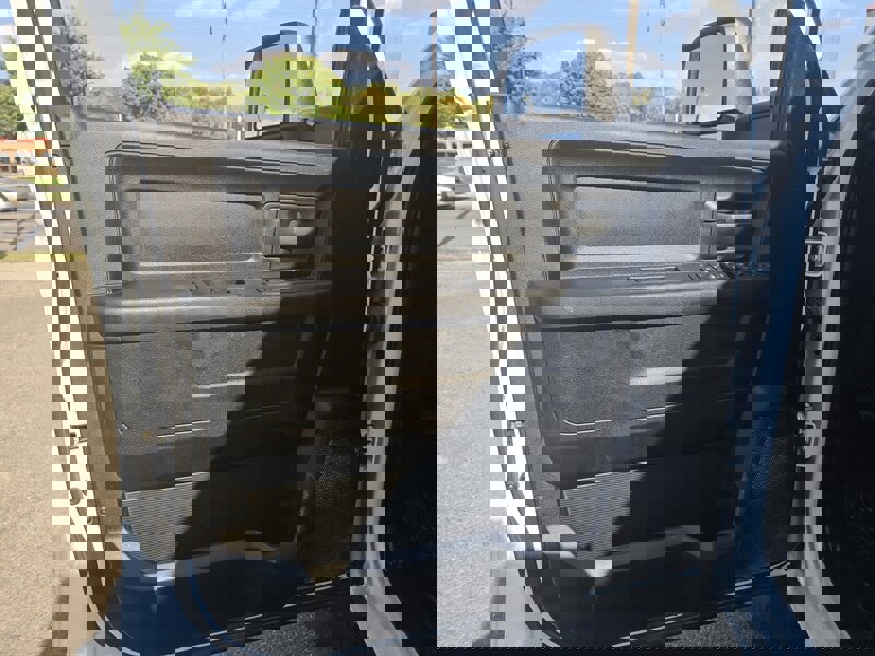 Used 2023 RAM 2500 Tradesman w/ Chrome Appearance Group image 6