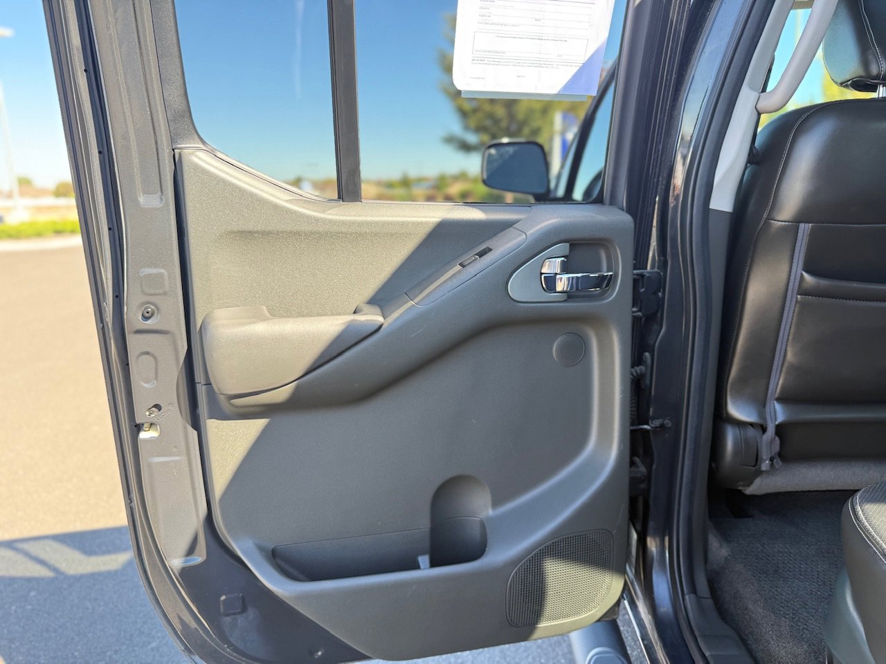 Used 2015 Nissan Frontier PRO-4X image 37