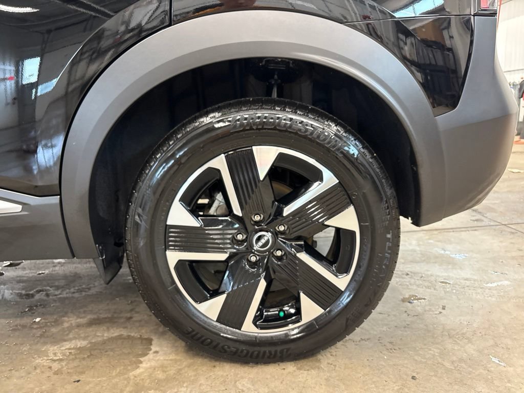 Used 2025 Nissan Kicks SV w/ SV Premium Package AWD/4WD image 27