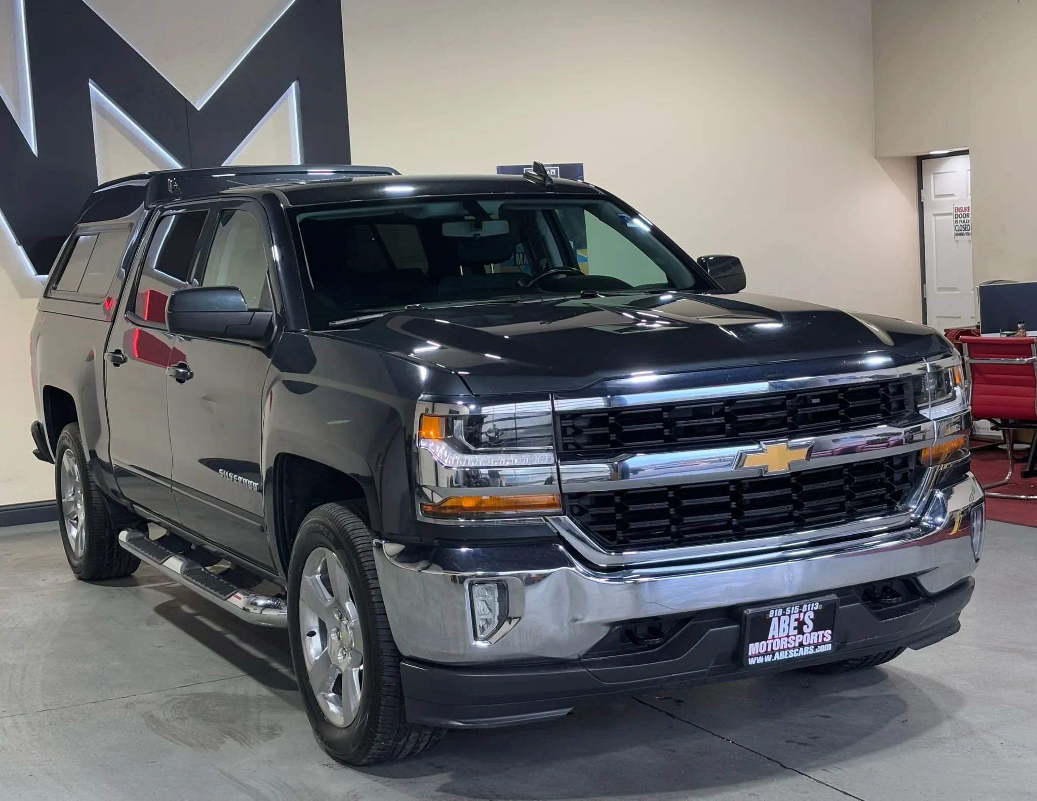 Used 2018 Chevrolet Silverado 1500 LT w/ All Star Edition AWD/4WD image 2