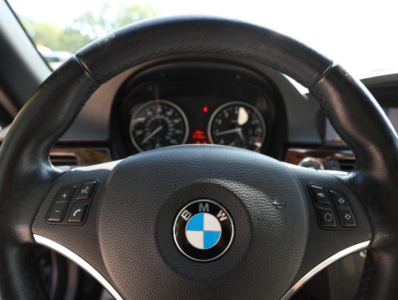 Used 2012 BMW 328i Convertible RWD image 26