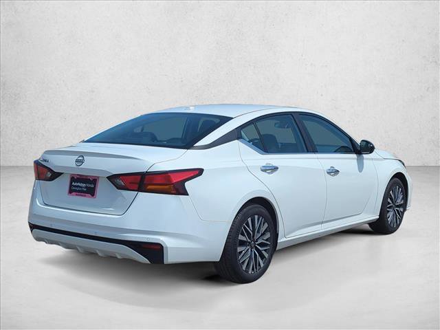 Used 2025 Nissan Altima 2.5 SV FWD image 6