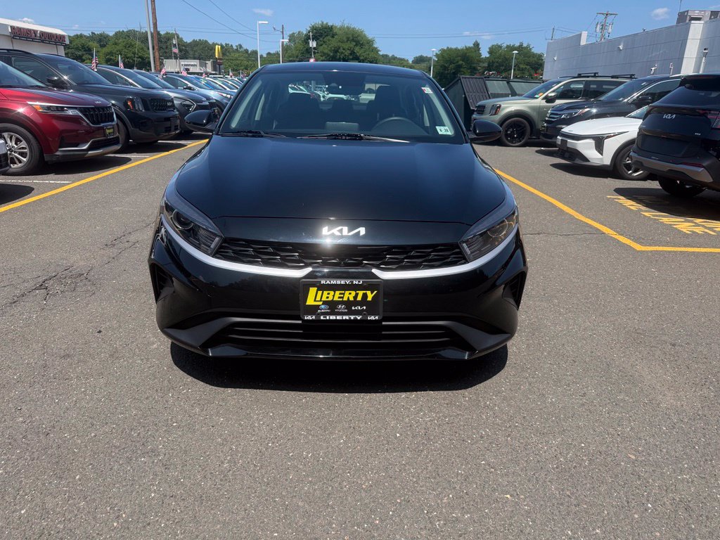 Used 2023 Kia Forte LXS FWD image 2