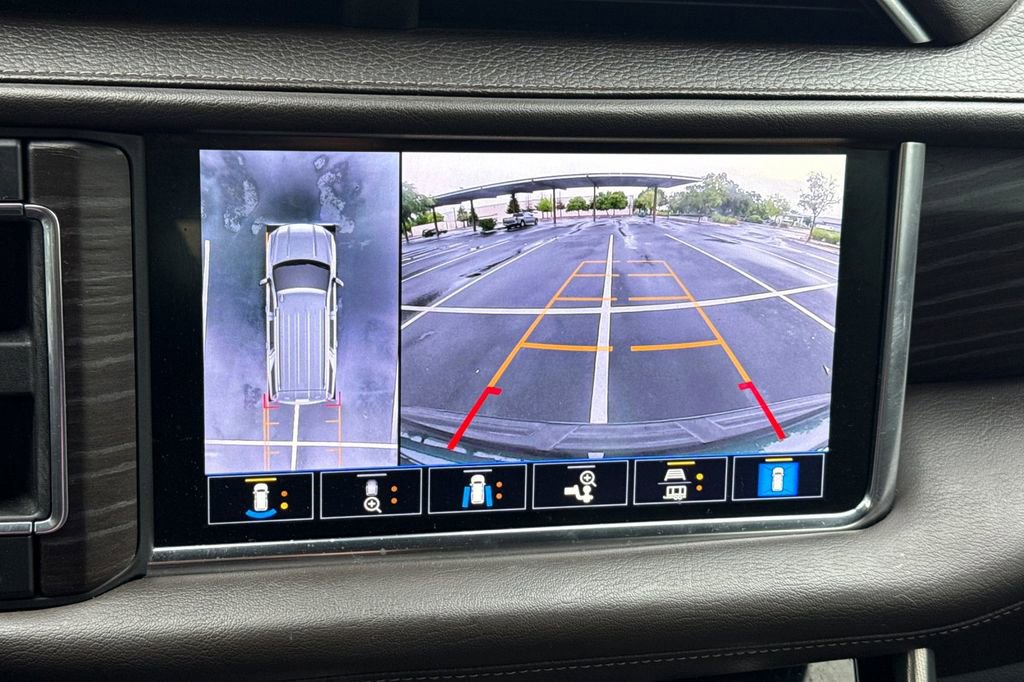 Used 2021 GMC Yukon Denali w/ Denali Premium Package image 31