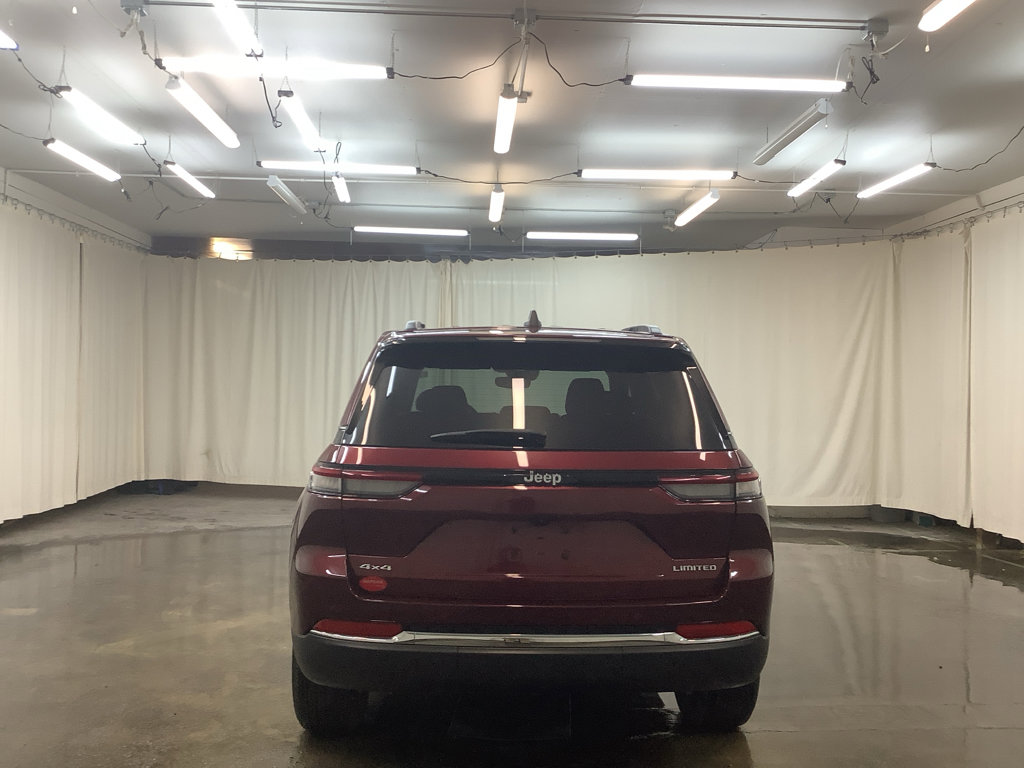 Used 2023 Jeep Grand Cherokee Limited image 7